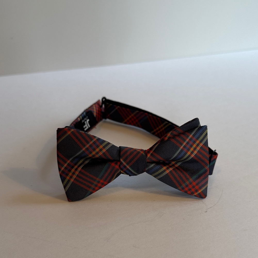 jf j.ferrar Black and Red Tartan Plaid Bow Tie